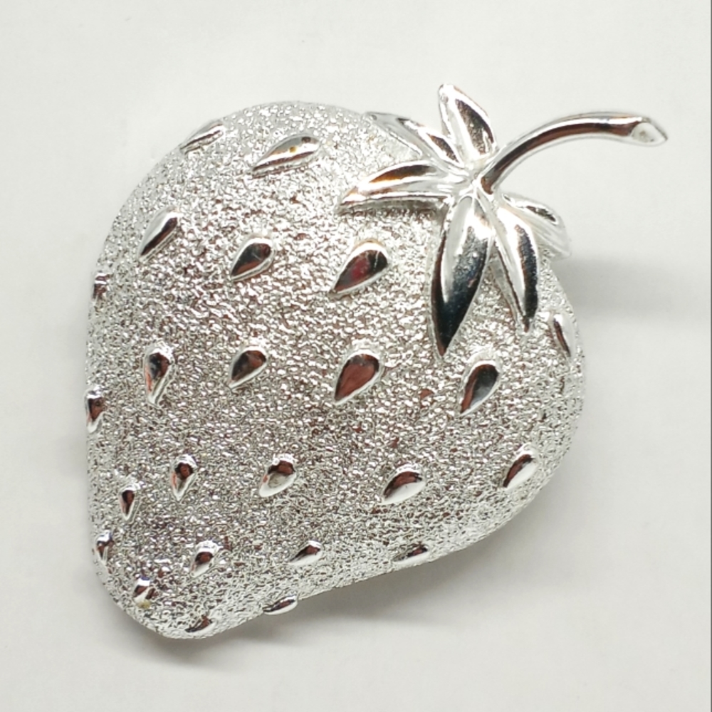 Vintage Sarah Coventry Silvertone Strawberry Brooch 2 inches in length